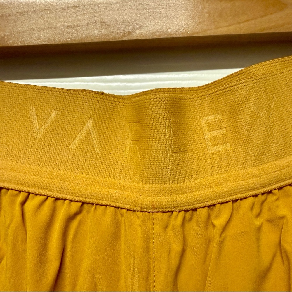 Varley| NWT Women's Size Small Yellow Chai Tea Running Shorts - Picture 8 of 12